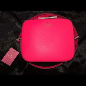 Perfect hot pink summer crossbody!
